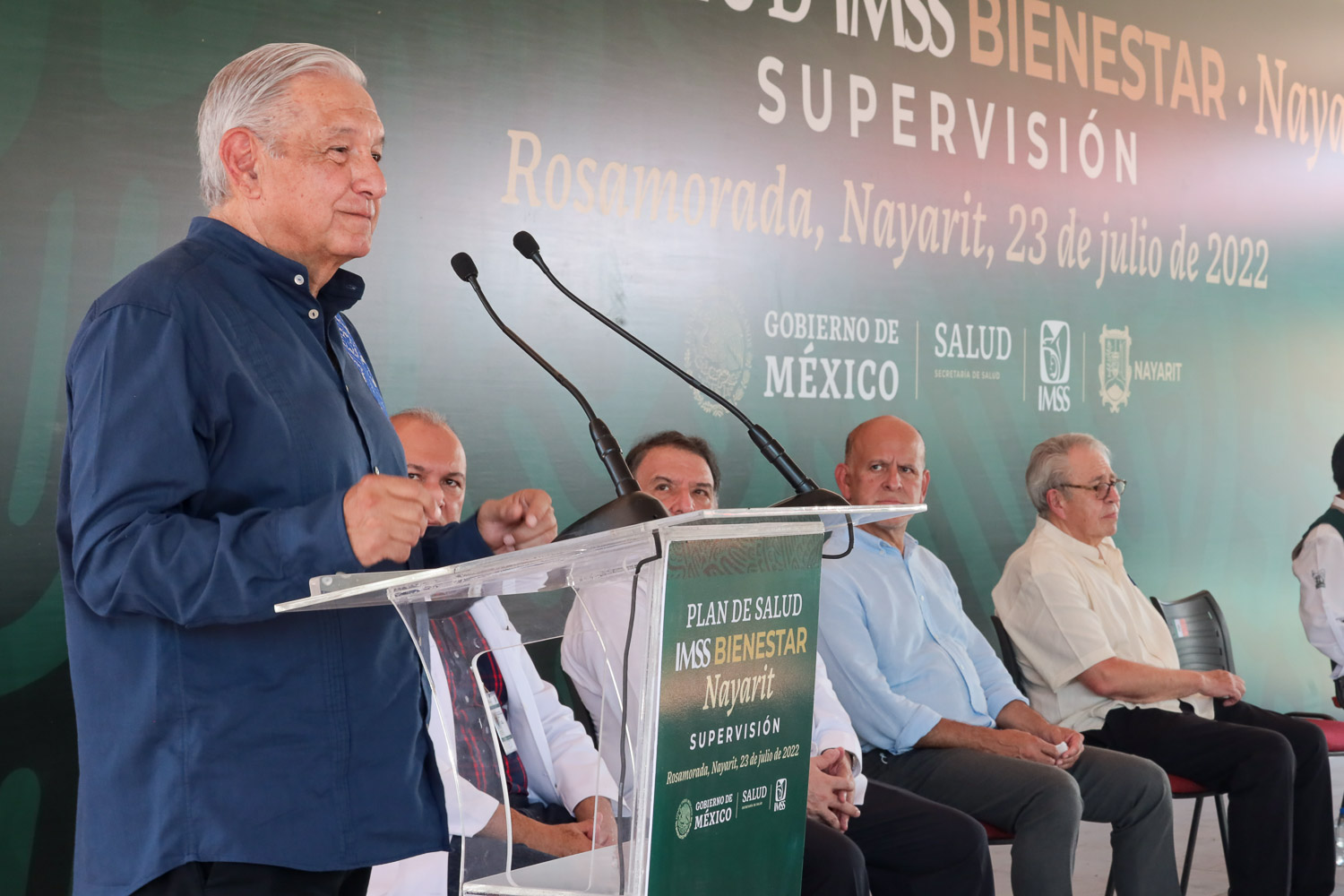 AMLO refrenda compromiso de basificar al personal médico del país; supervisa hospital de IMSS Bienestar en Nayarit