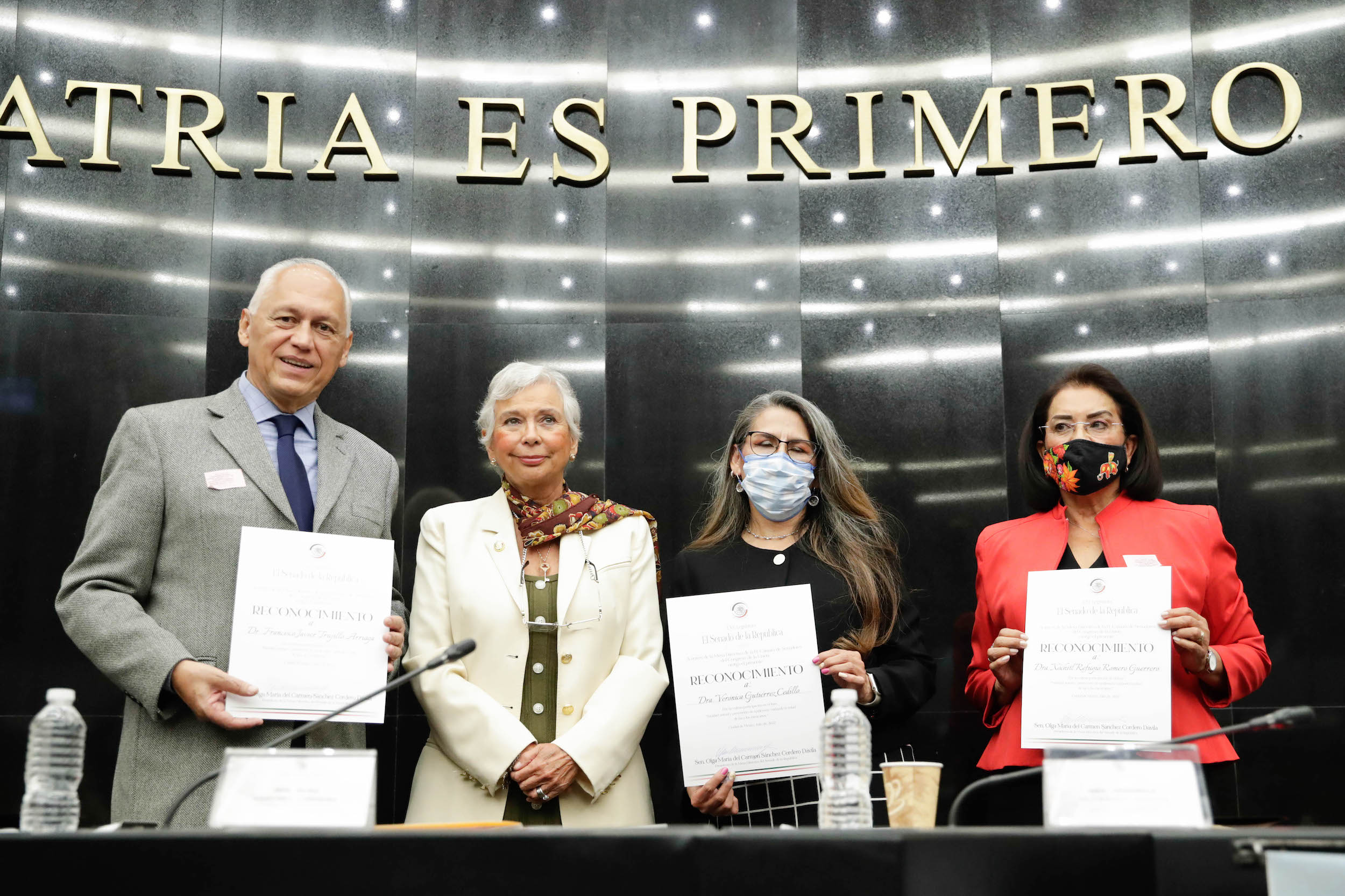 Analizan en el Senado impacto de enfermedades que transmiten los animales a seres humanos