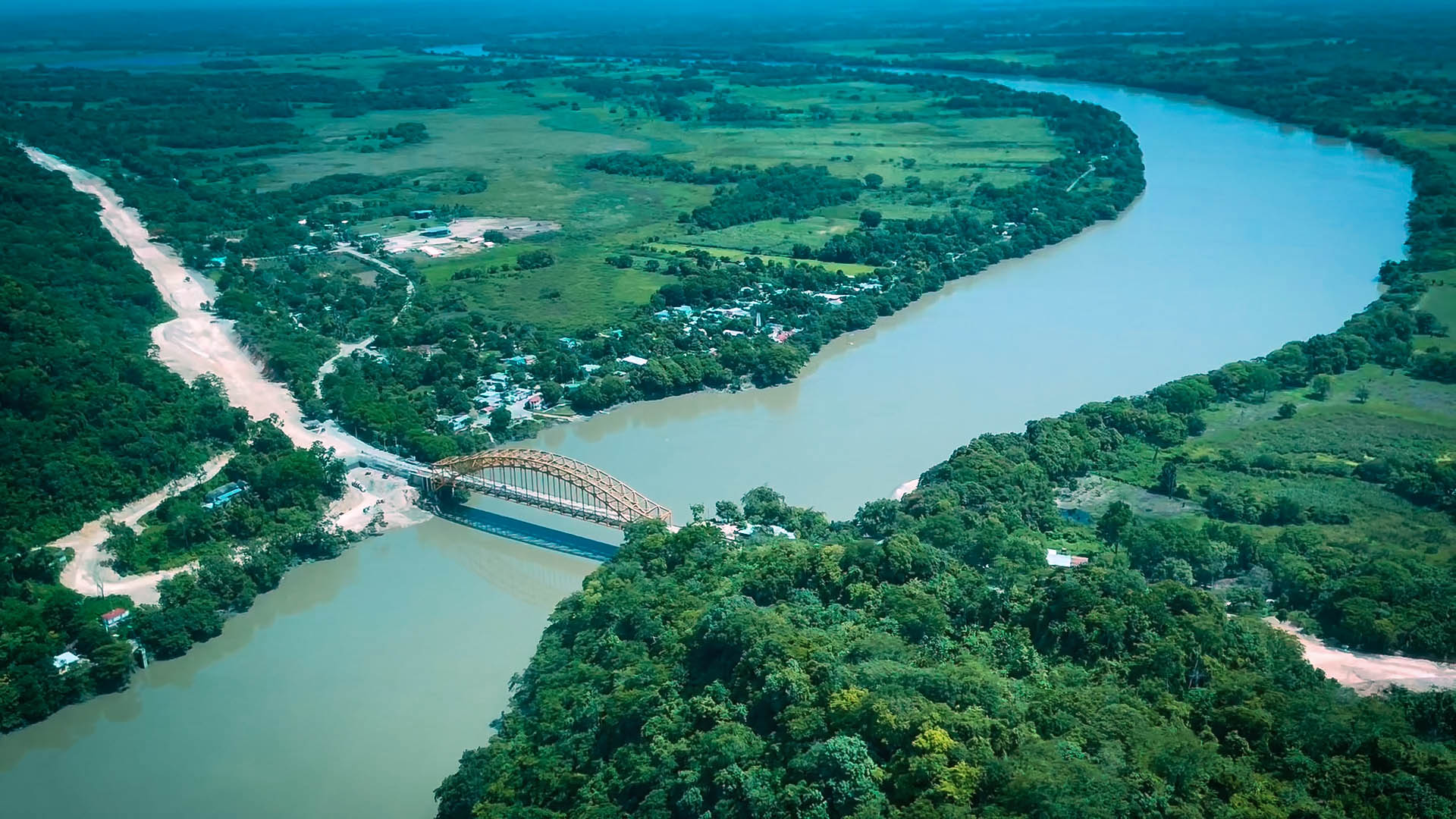 Presidente constata avances en tramos de obra del Tren Maya