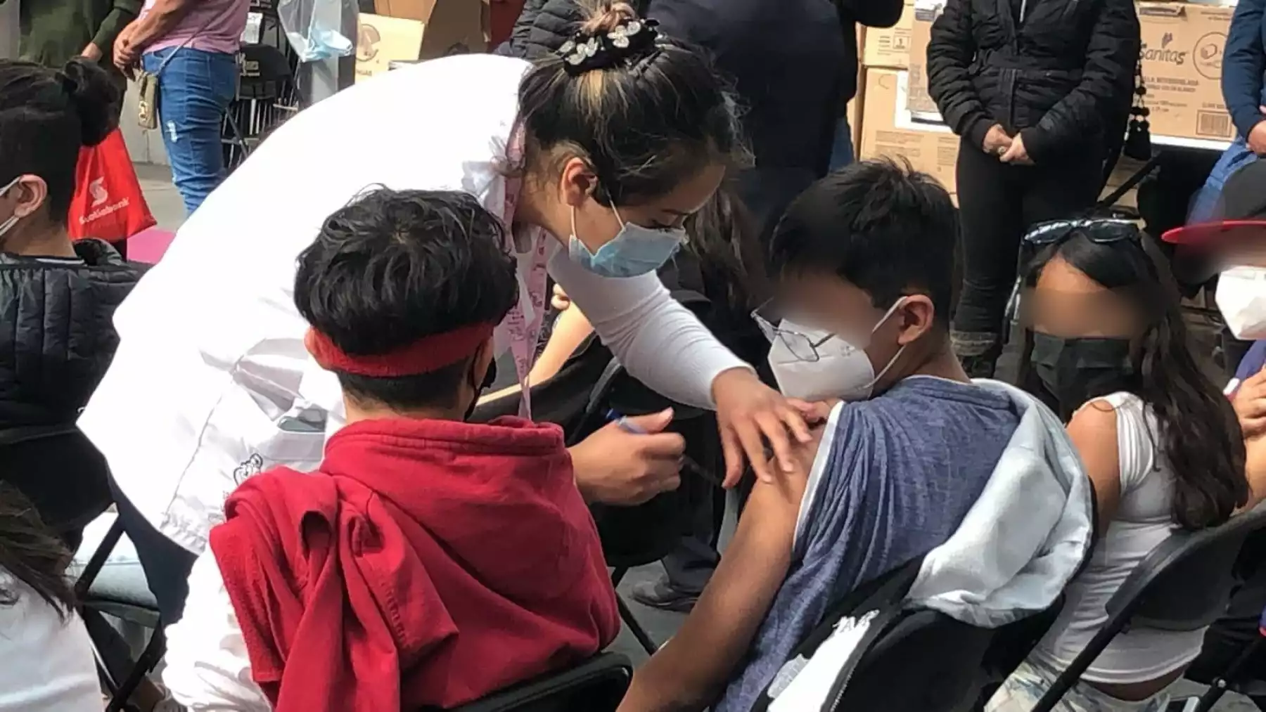Continúa aplicación de primera dosis y refuerzos con CanSino para adultos y vacunación con Pfizer a jóvenes rezagados de 15 a 17 años 