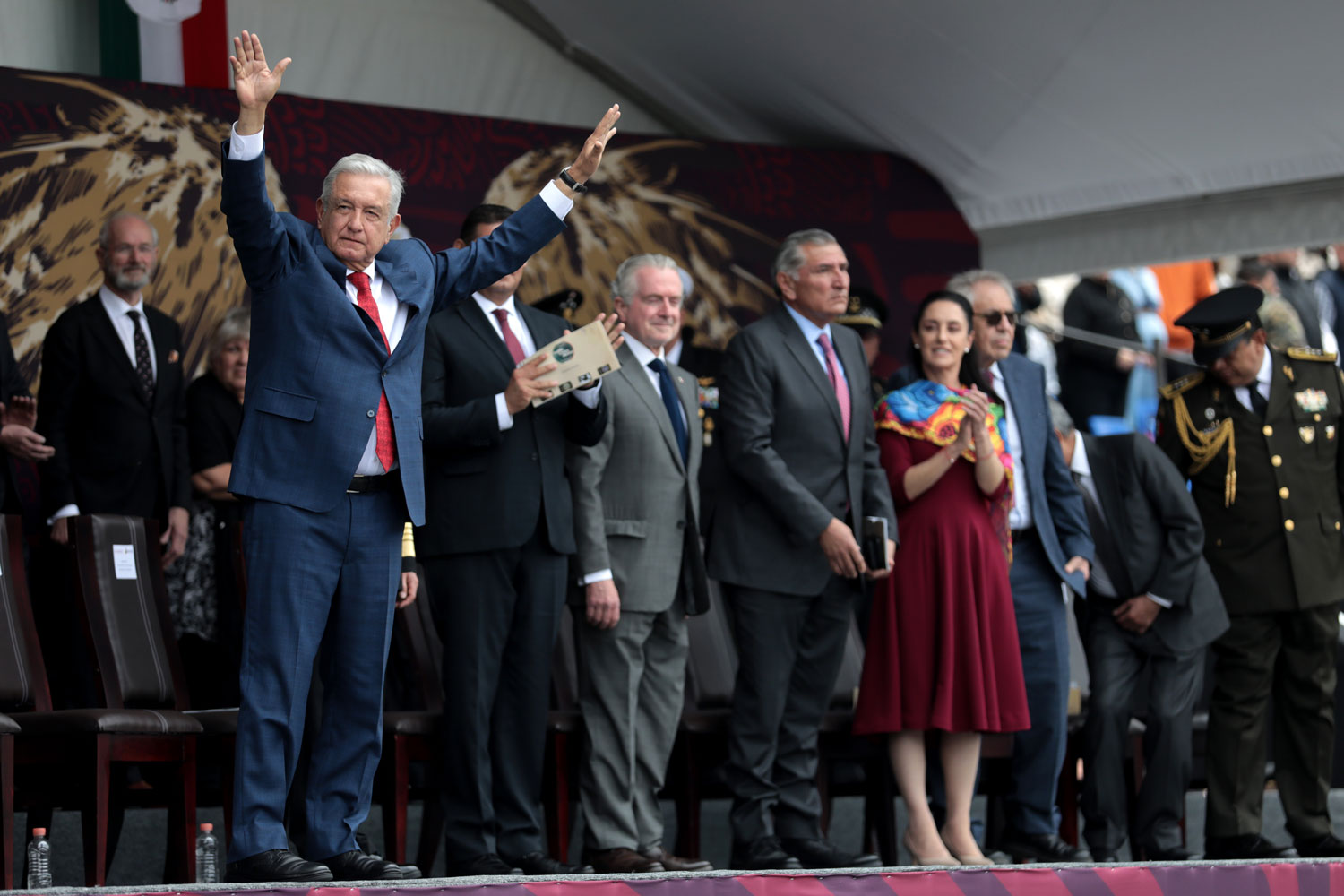 Invitados a festejos patrios simbolizan ideales y luchas por la justicia: AMLO