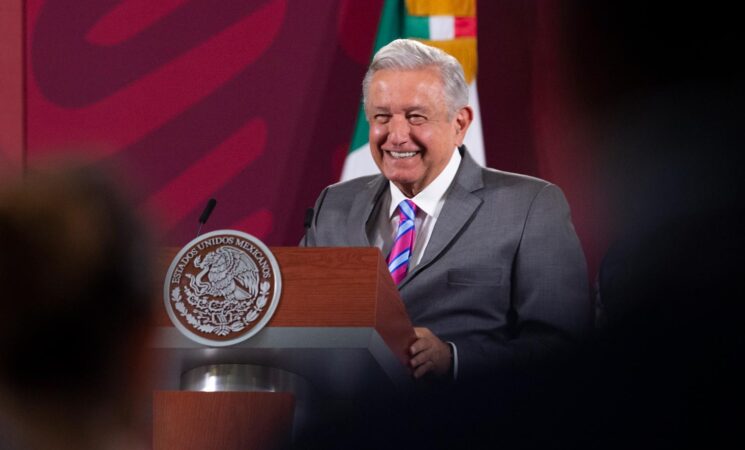 Economía de México es sólida: AMLO ; finanzas públicas sanas generan panorama favorable, afirma