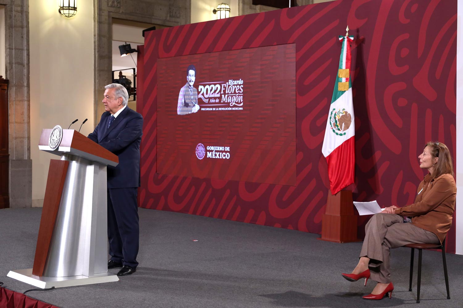 AMLO anuncia salida de Tatiana Clouthier Carrillo de la Secretaría de Economía