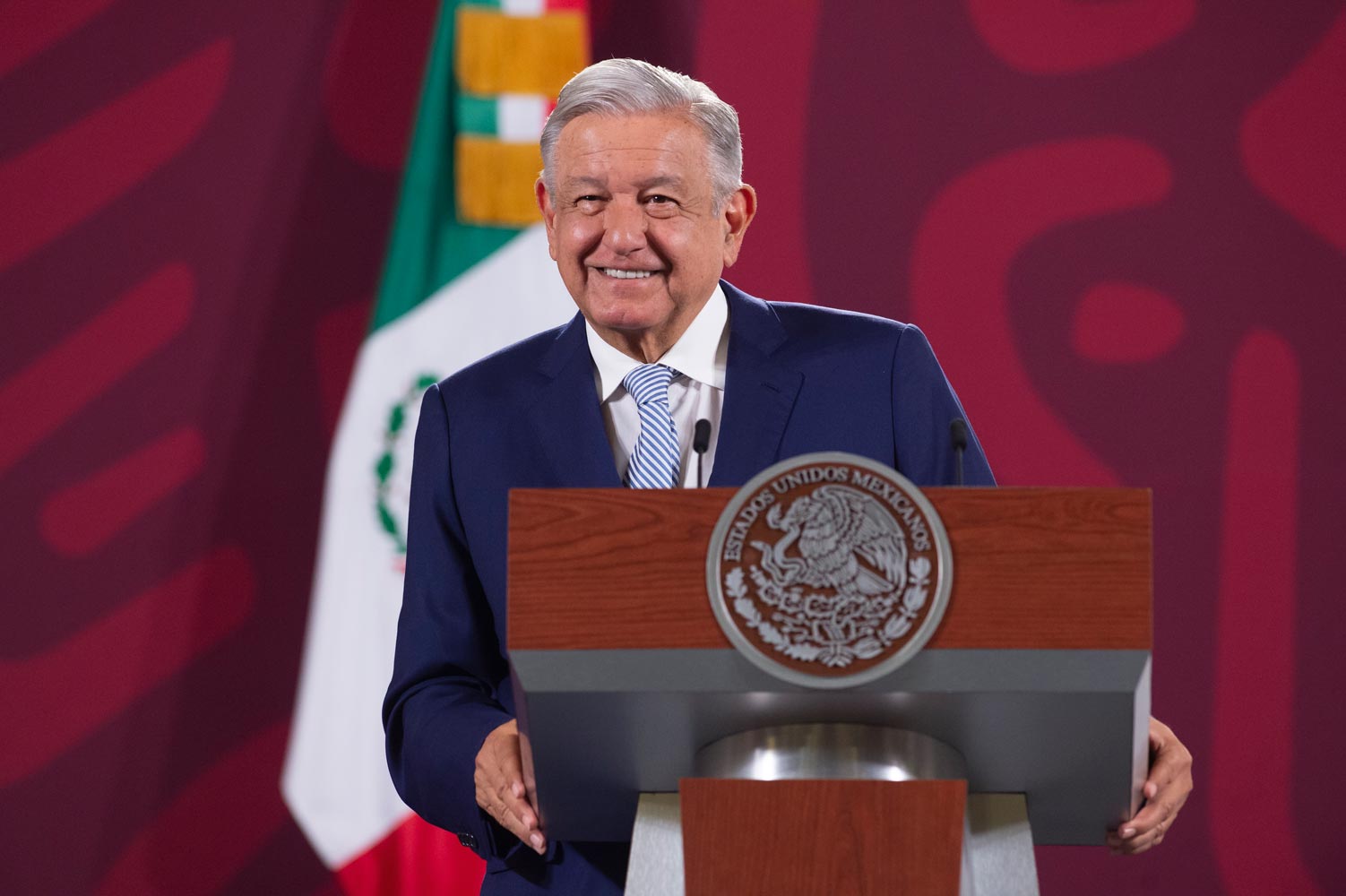 Inflación baja a 8.5% en primera quincena de octubre, destaca AMLO; medidas del Gobierno de México contribuyen a reducción, afirma