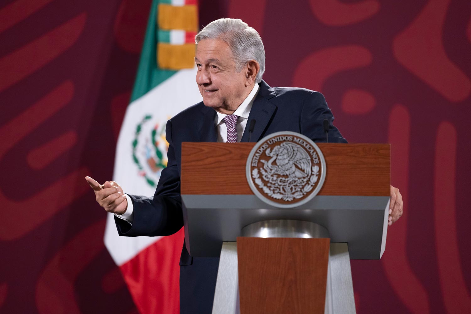 Proyectos de energías renovables entre México y Estados Unidos impulsarán desarrollo económico y cuidado del ambiente: AMLO