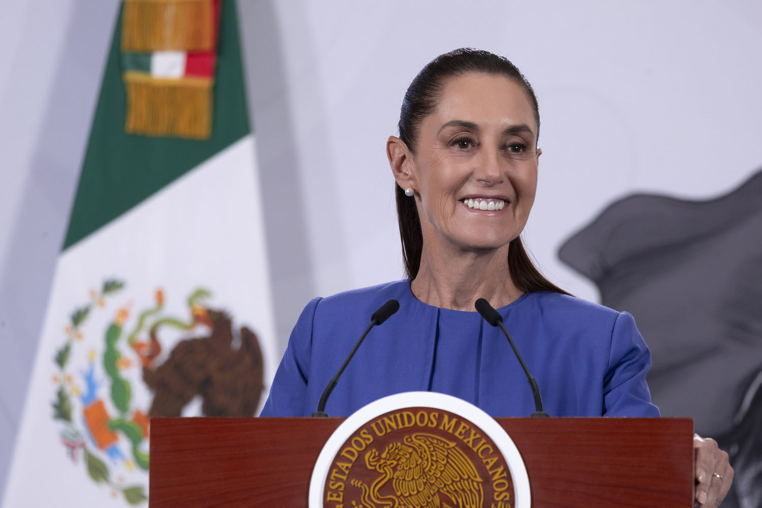 Sheinbaum reorienta los consulados de México en EU: su prioridad son los migrantes, no las relaciones públicas
