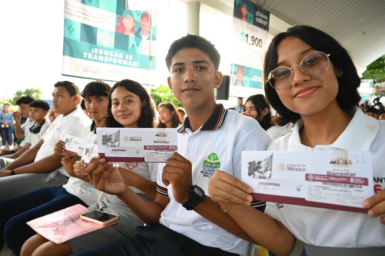 COMIENZA PAGO DE BECAS EN EL PAÍS