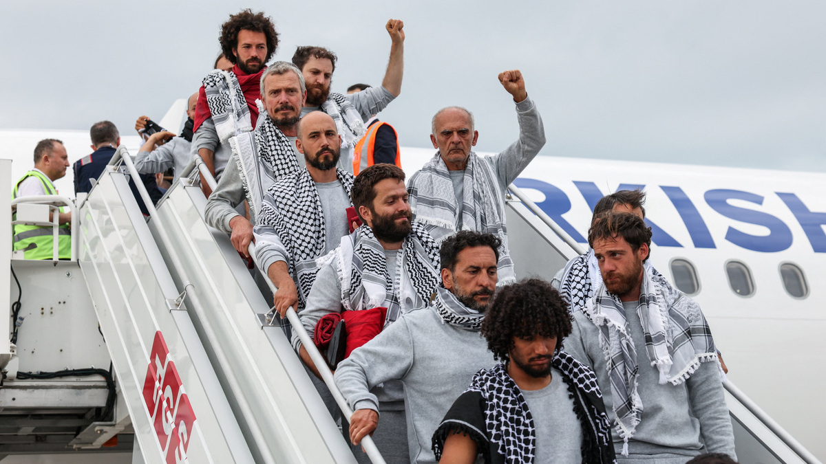 Israel libera a los activistas de la flotilla ; mexicanos regresan a México desde Estambul