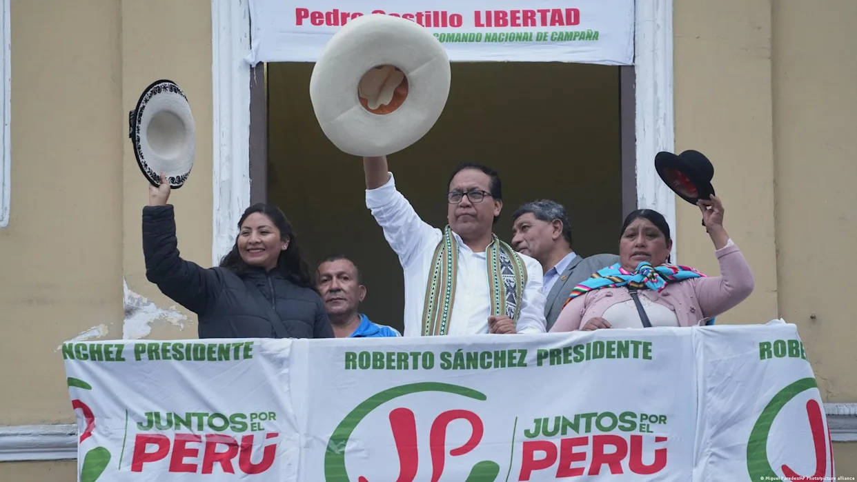Roberto Sánchez desconoce el resultado en Perú y amenaza con no reconocer a Fujimori