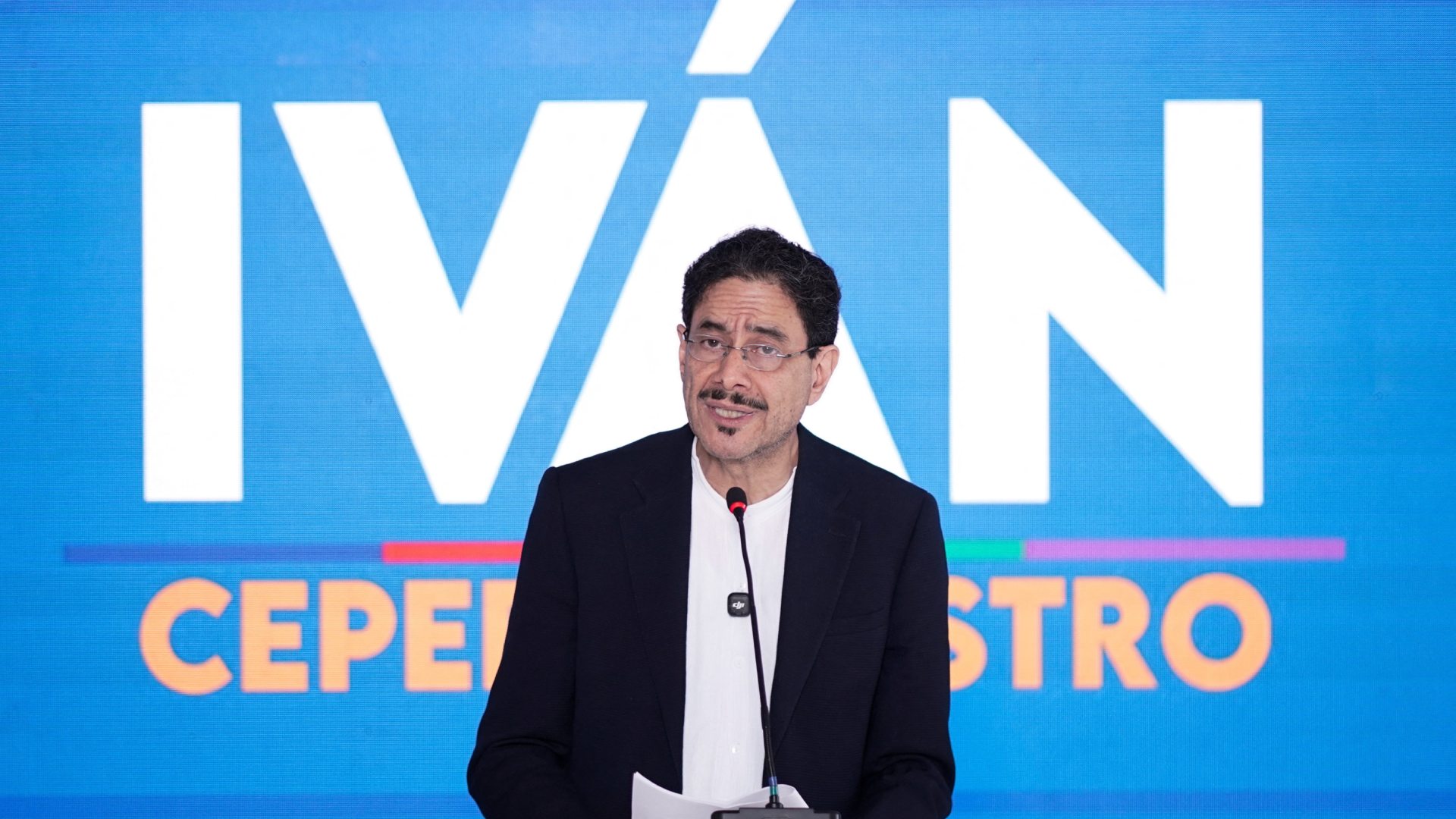 Cepeda reconoce el triunfo de De la Espriella y liderará una oposición democrática