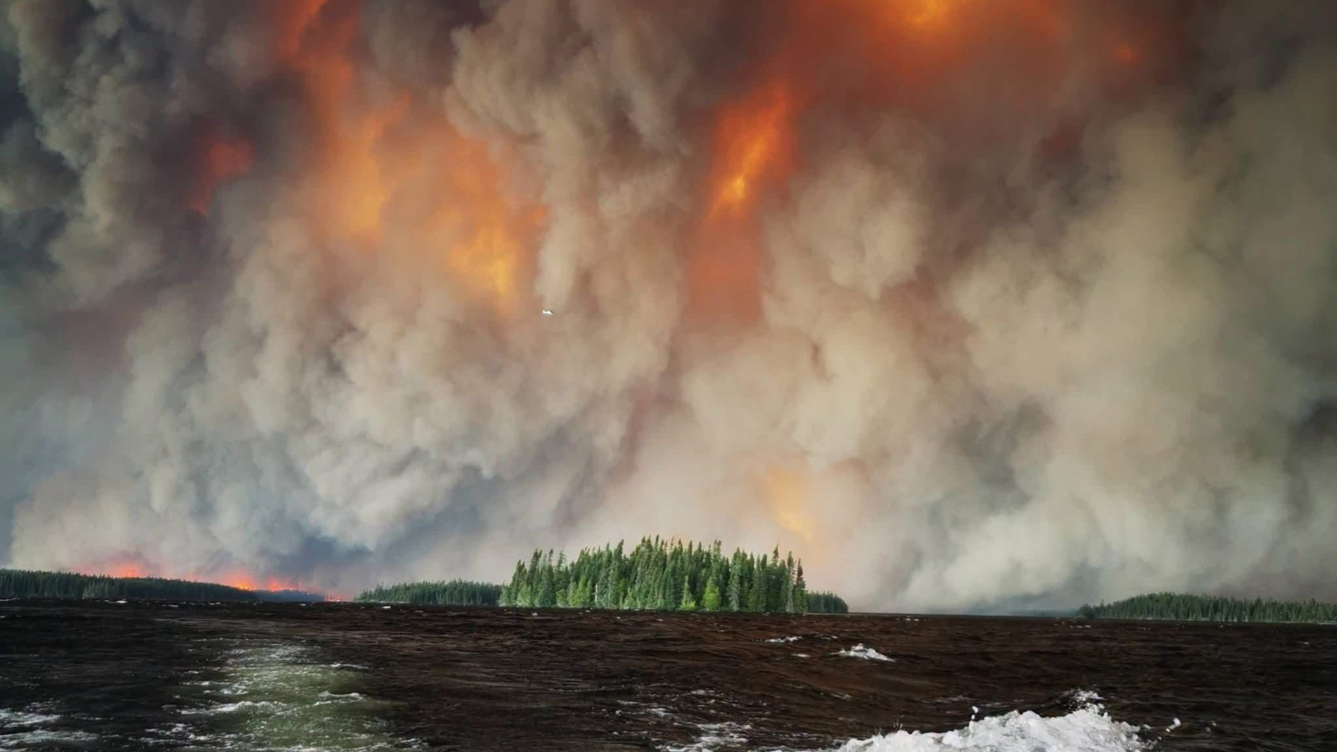 MÉXICO ENVÍA PERSONAL PARA COMBATIR INCENDIOS EN CANADÁ