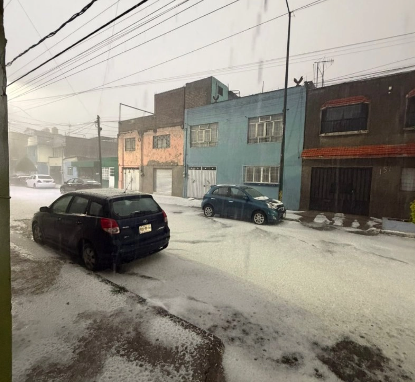 FUERTES LLUVIAS ACUMULAN GRANIZO EN LA GAM E IZTACALCO