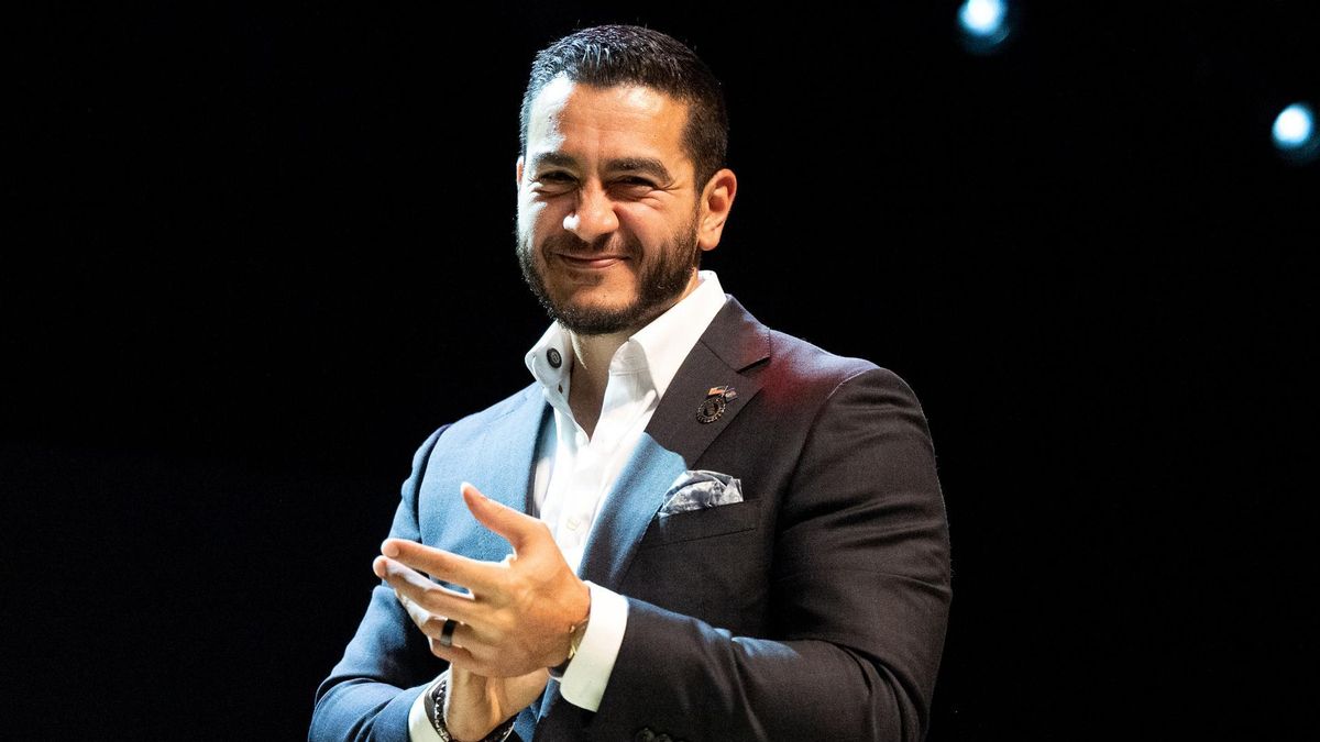 El médico progresista Abdul El-Sayed gana la primaria demócrata al Senado de Michigan y desafía al ala moderada del partido
