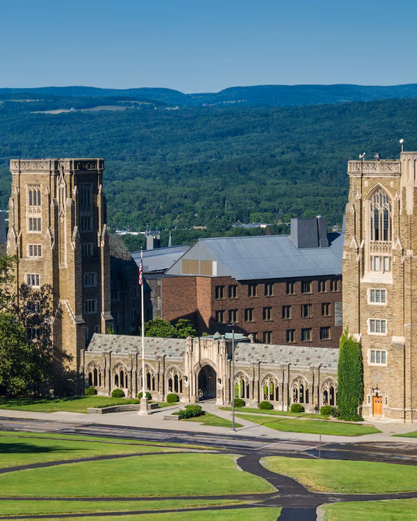Reabren en Cornell el caso de violación grupal tras dos años sin investigar