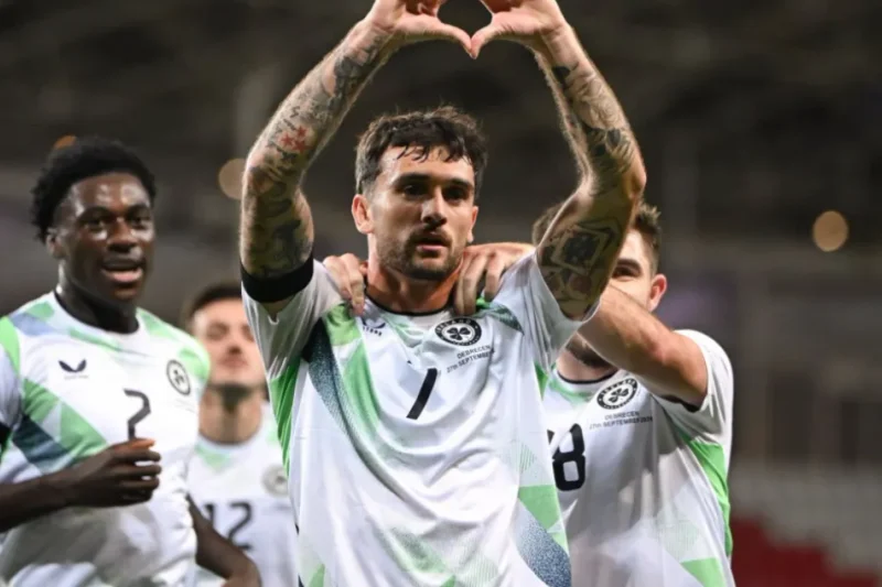 Futbolistas de Irlanda muestran solidaridad con Gaza ante Israel