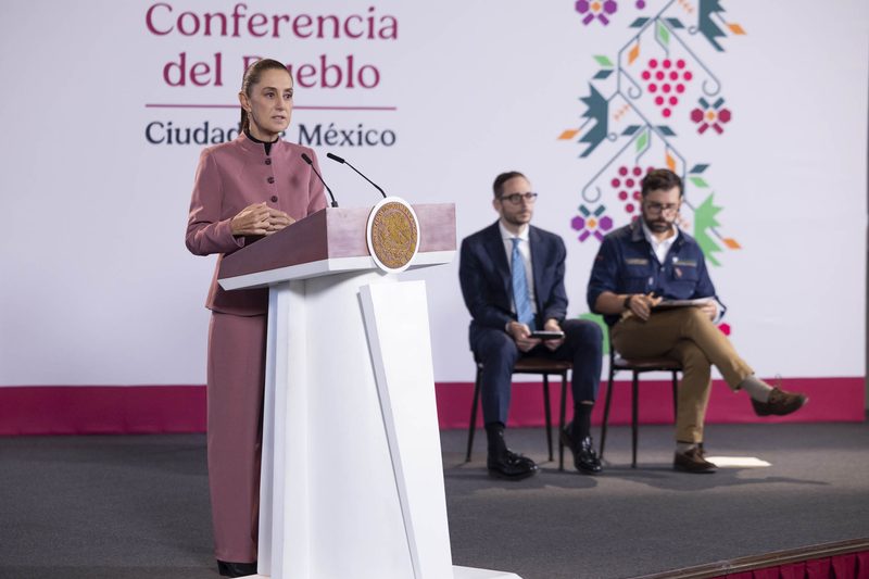 Presidenta pide revisar gastos en el IMSS para aumentar sueldos