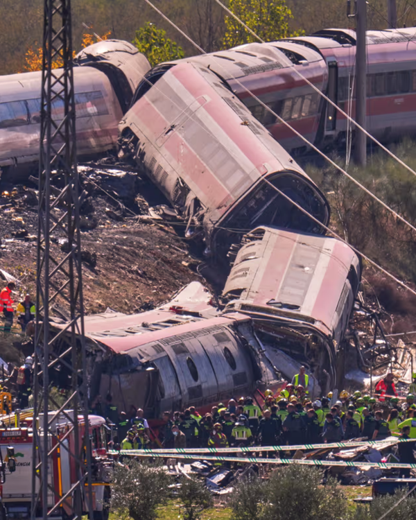 Choque ferroviario en España deja 68 muertos y más de 100 heridos