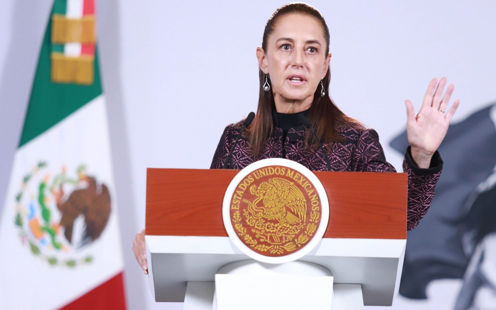 Sheinbaum cuestiona academia internacional de policía en Querétaro