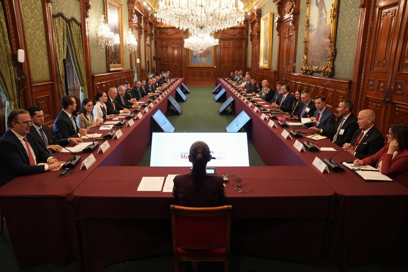 Sheinbaum se reúne con representantes de la Cámara de Comercio de Estados Unidos